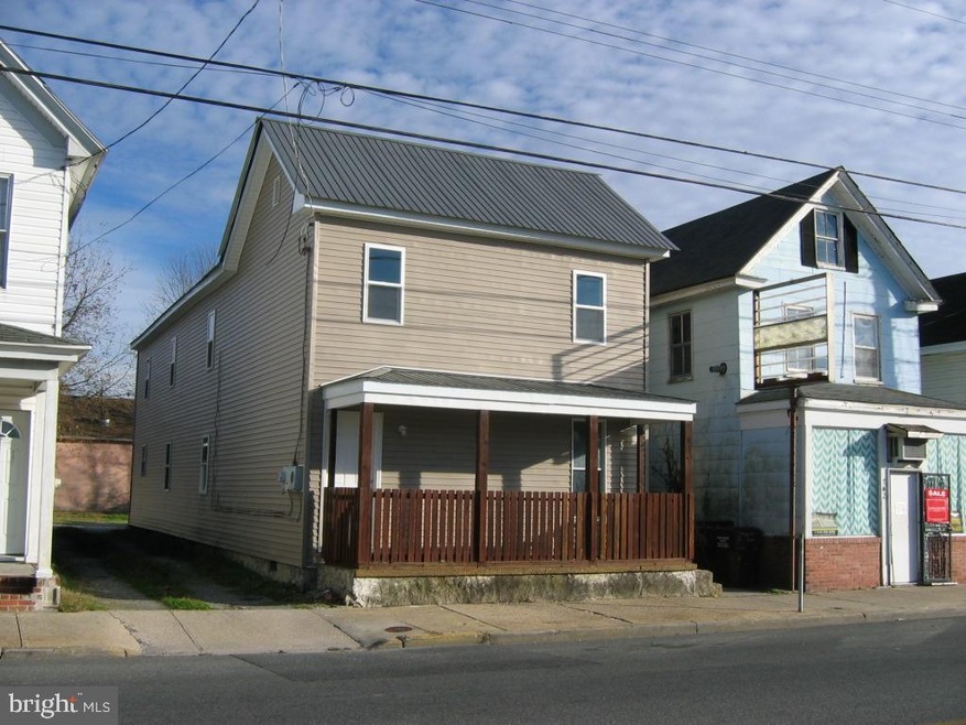 738 Race St unit B, Cambridge, MD 21613 - photo 1