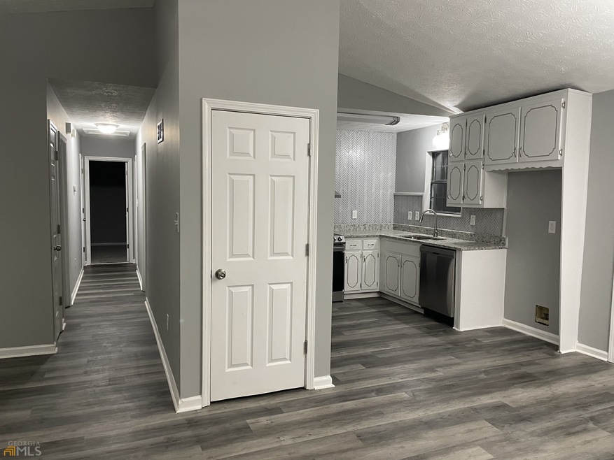 211 Ferncliff Ln, Stockbridge, GA 30281 - photo 1