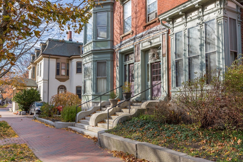 27 Deering St 3 Portland ME-large-044-03