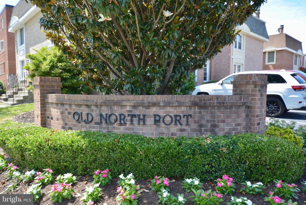 1340 Chetworth Ct, Alexandria, VA 22314 - photo 1