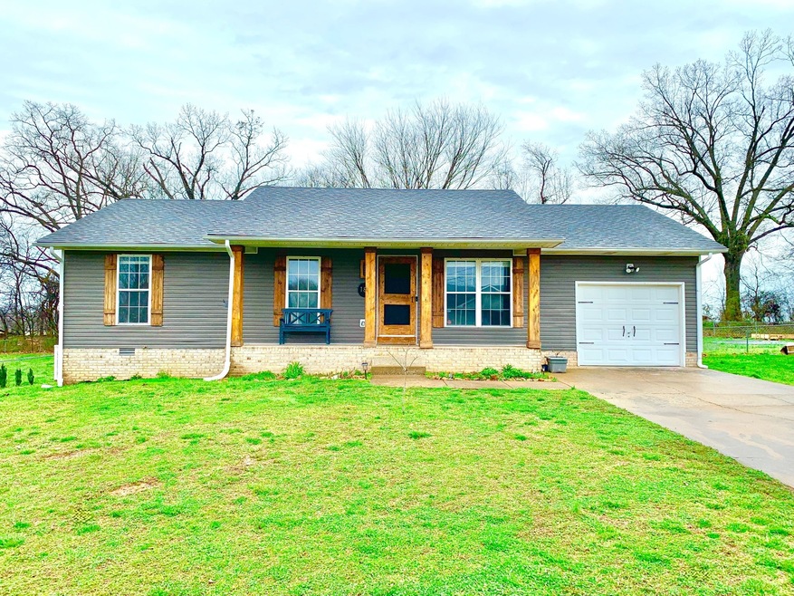 189 Oak Tree Dr, Oak Grove, KY 42262 - photo 1