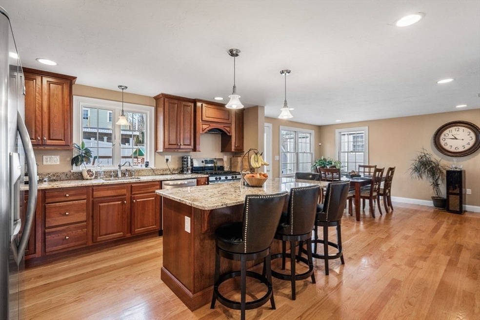 23 Minihans Ln, Quincy, MA 02169 - photo 1