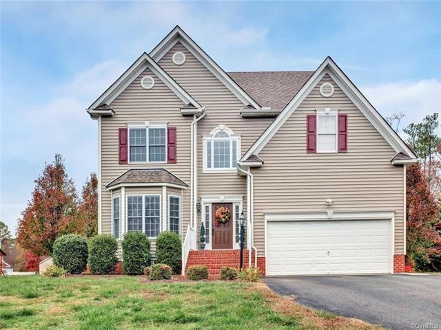 TREMENDOUS CURB APPEAL ... LOADS OF SPACE ... EXTR