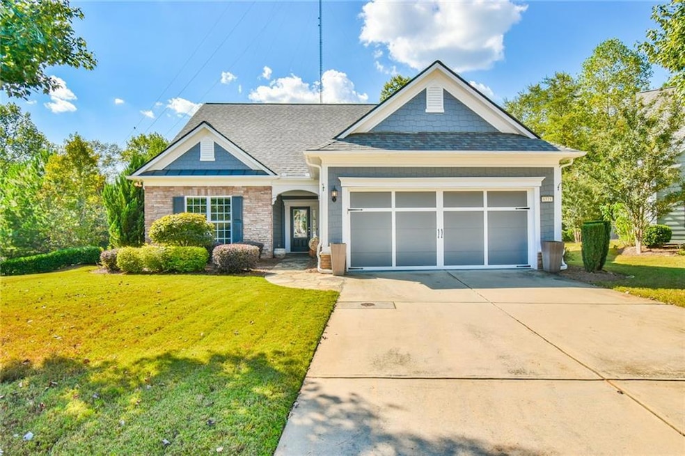 View of front of home featuring a front yard