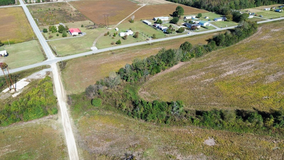 002 Old Wire Rd W unit 2, Wallace, SC 29596 - photo 1