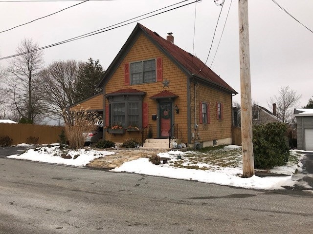 15 Carpenter St, Tiverton, RI 02878 - photo 1