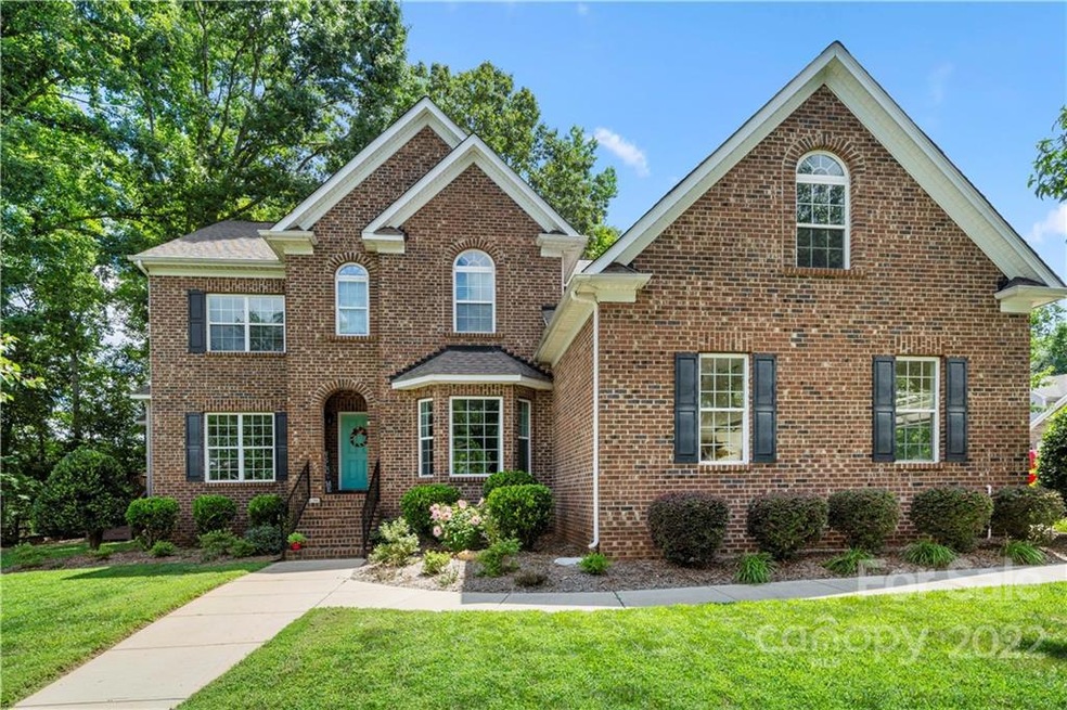 3009 Kilbeggan Dr, Lake Wylie, SC 29710 - photo 1