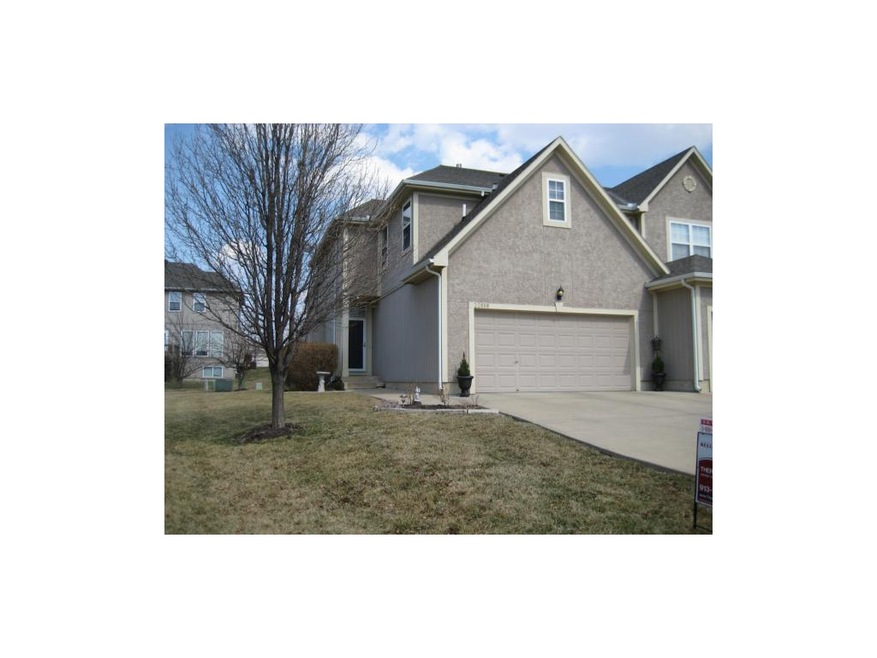 Stucco Front End Unit Townhome