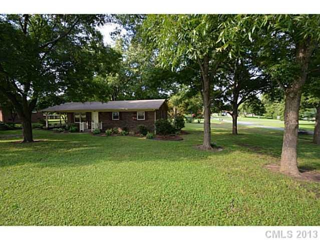 107 Carmel Dr, Shelby, NC 28152 - photo 1