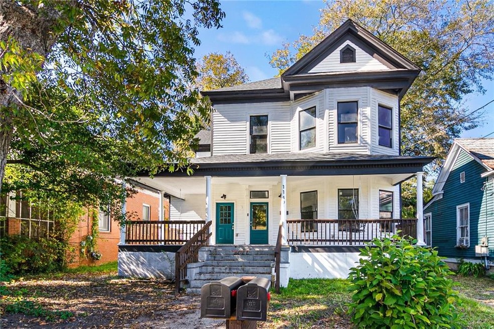 View of front of house featuring a porch