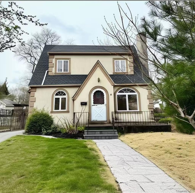 Pending $899,000 • Co-Listing Agent