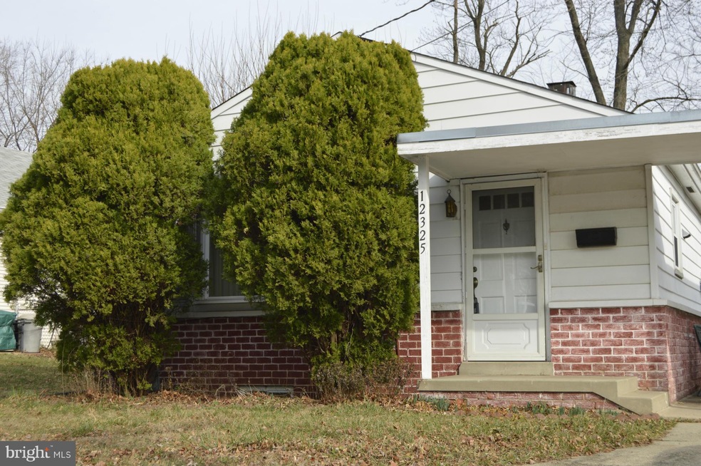 12325 Dalewood Dr, Silver Spring, MD 20902 - photo 1