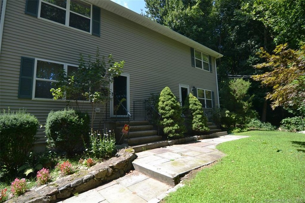 27 Riverside Ave unit 1, Norwalk, CT 06850 - photo 1