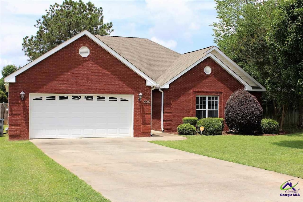 205 Drayton Ct, Warner Robins, GA 31088 - photo 1