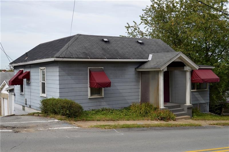 910 Hancock Ave, Vandergrift, PA 15690 - photo 1