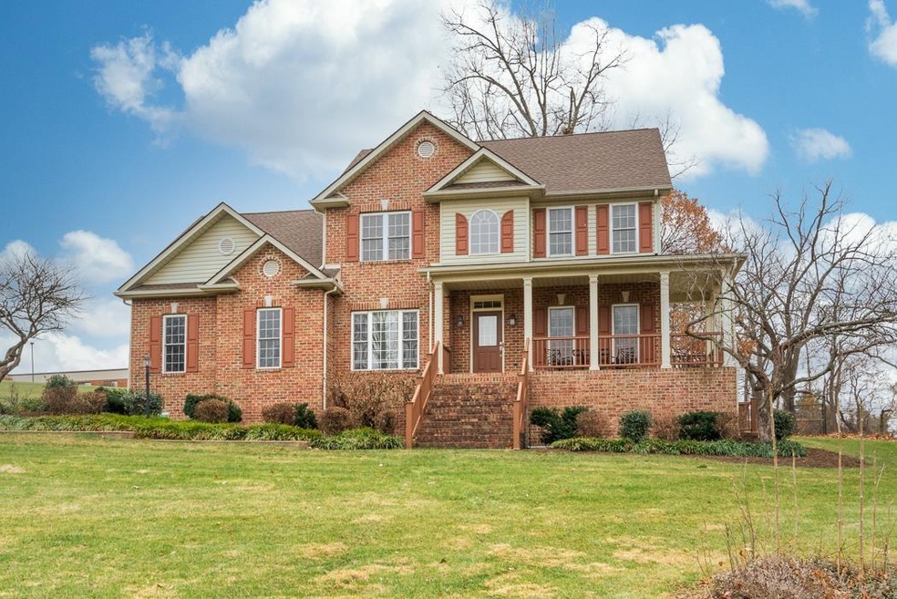 42 S Inglewood Place, Fishersville, VA 22939 - photo 1