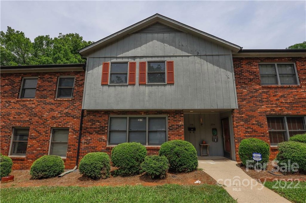 276 N Kelly St unit 276, Statesville, NC 28677 - photo 1