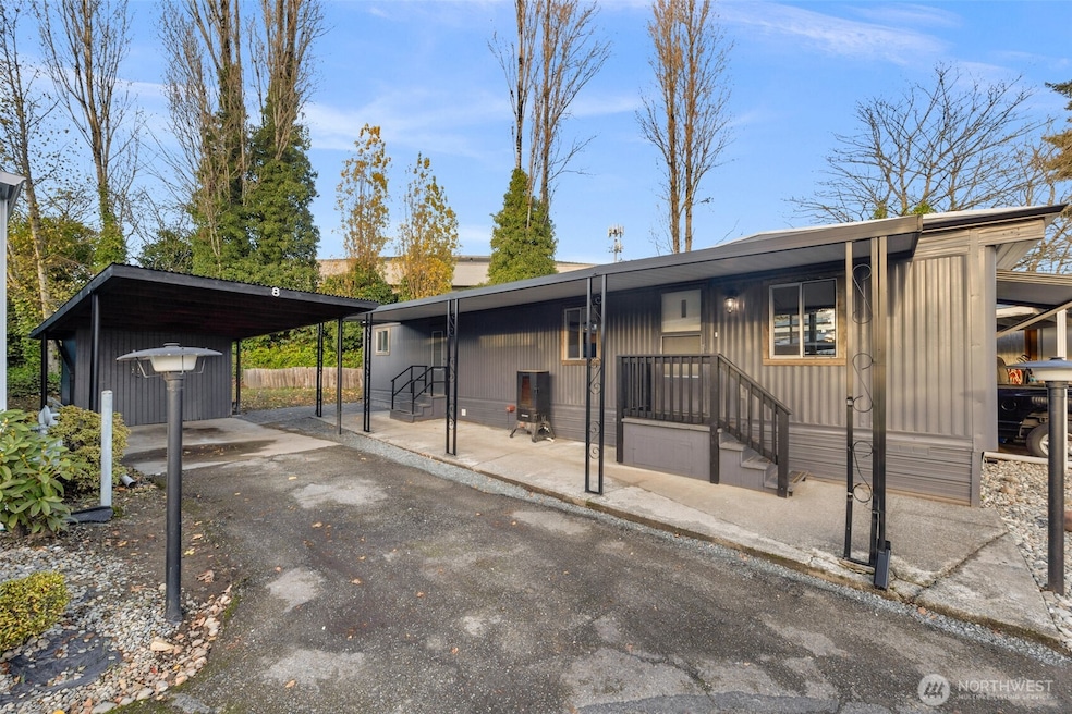 14322 Admiralty Way unit 8, Lynnwood, WA 98087 - photo 1