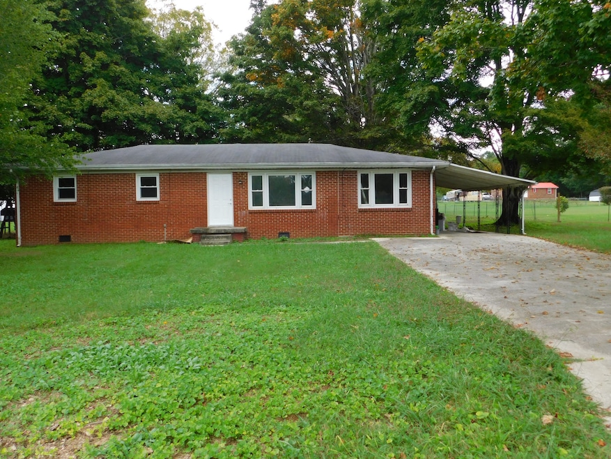 Welcome to 747 Old Bushy Branch Road.