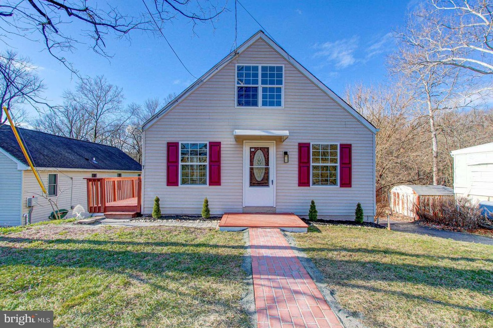 557 Manatawny St, Pottstown, PA 19464 - photo 1