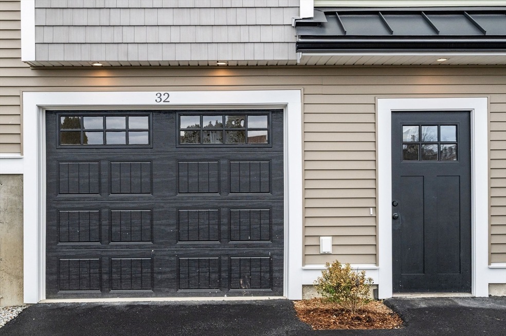 32 Union St unit 32, Lowell, MA 01852 - photo 1