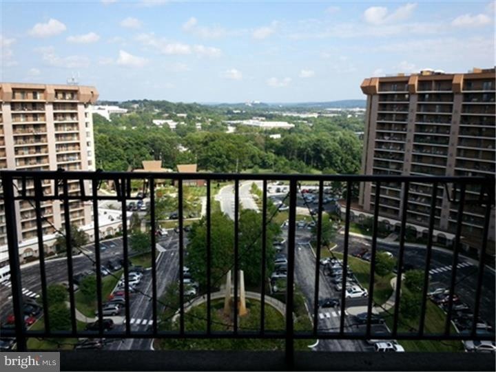 21421 Valley Forge Cir, King of Prussia, PA 19406 - photo 1