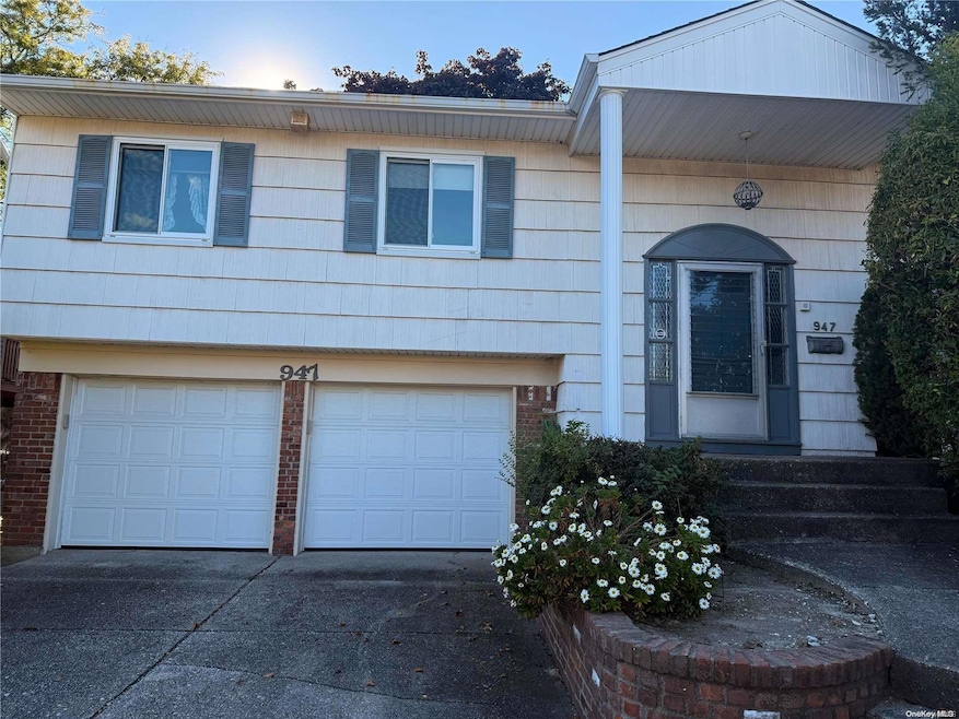 Sold $975,000 • Co-Listing Agent