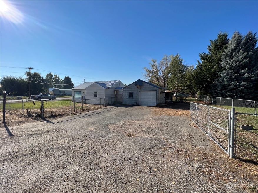 102 N Nile Ave, East Wenatchee, WA 98802 - photo 1