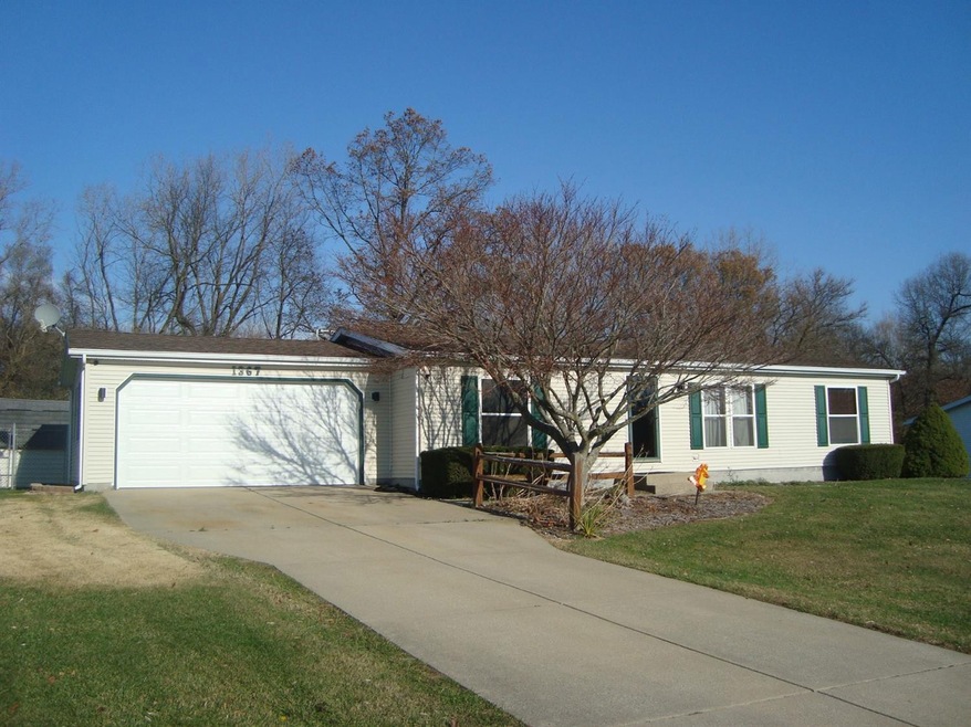 1367 E Colonial Dr, La Porte, IN 46350 - photo 1