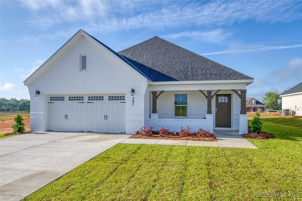 207 Zinnia Ln, Dothan, AL 36305 - photo 1