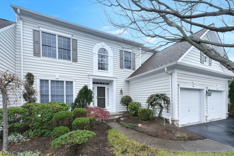 113 White Pine Ct, Paramus, NJ 07652 - photo 1