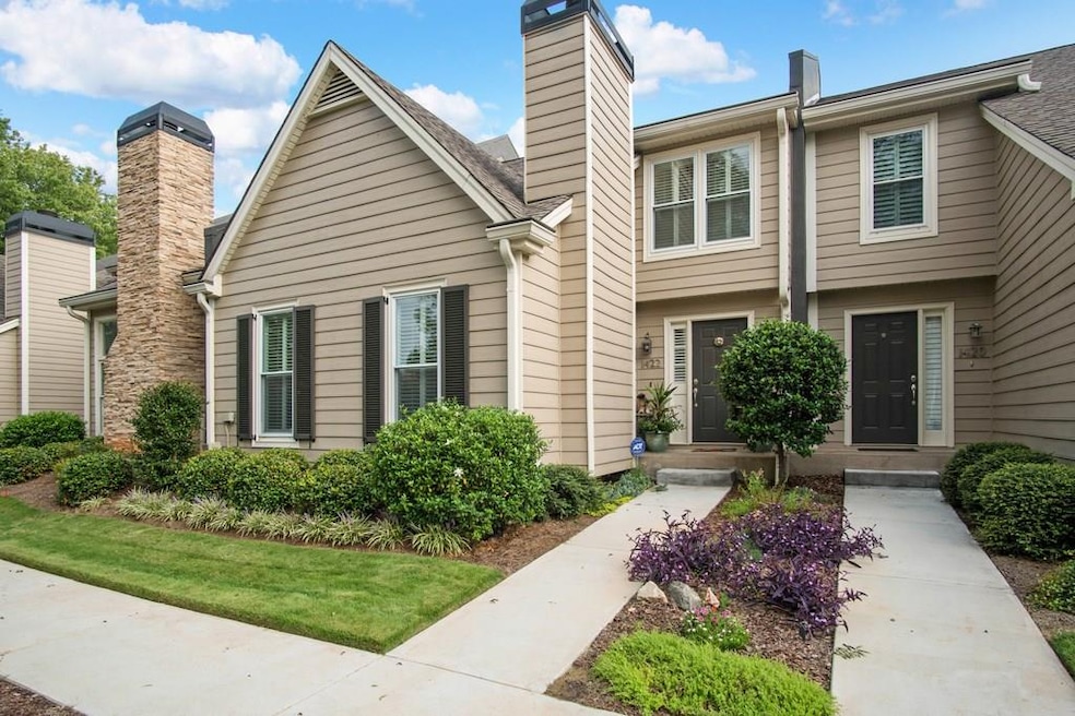 Gorgeous townhome in a small, private community - 