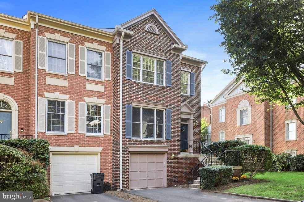 6313 Tisbury Dr, Burke, VA 22015 - photo 1