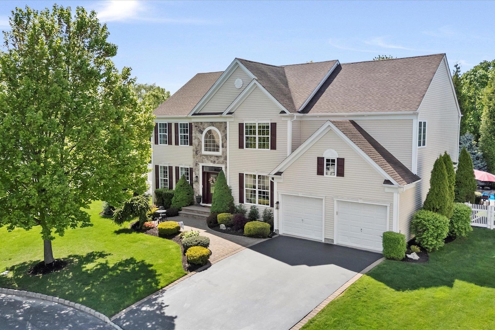 Sold $1,174,000 • Co-Listing Agent