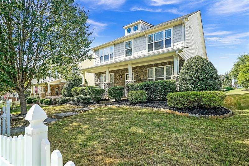 Great Floor plan! Master on main, 4 bedrooms up pl