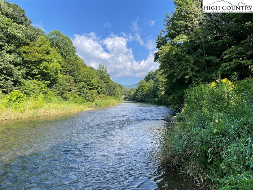 265' of River Frontage