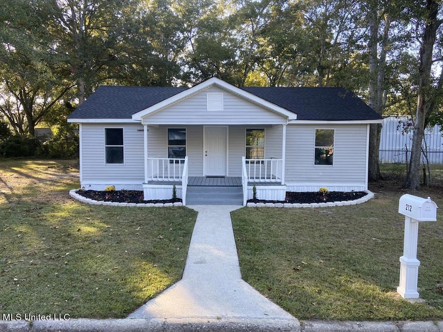 212 S Steele Ave, Picayune, MS 39466 - photo 1