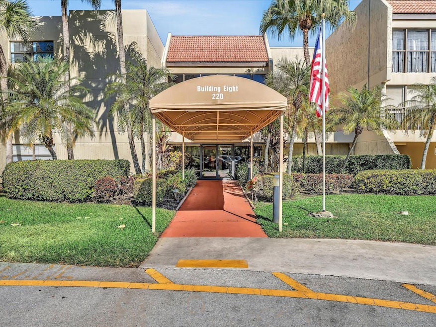 220 Lakeview Dr unit 210, Weston, FL 33326 - photo 1