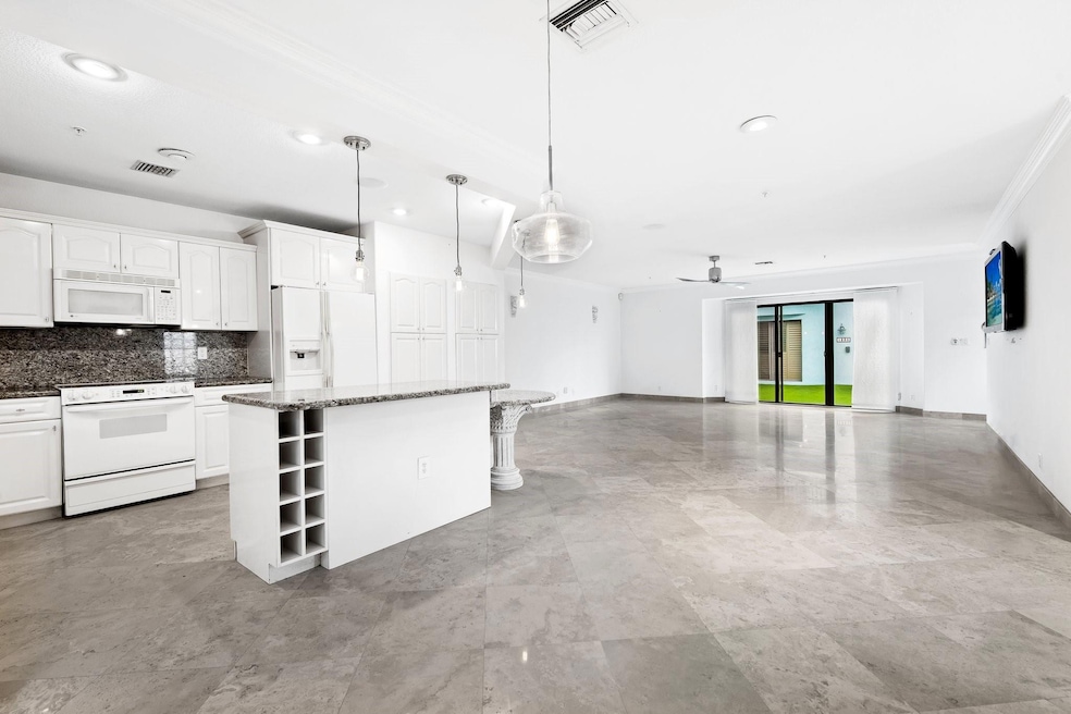 1260 N Riverside Dr, Pompano Beach, FL 33062 - photo 1