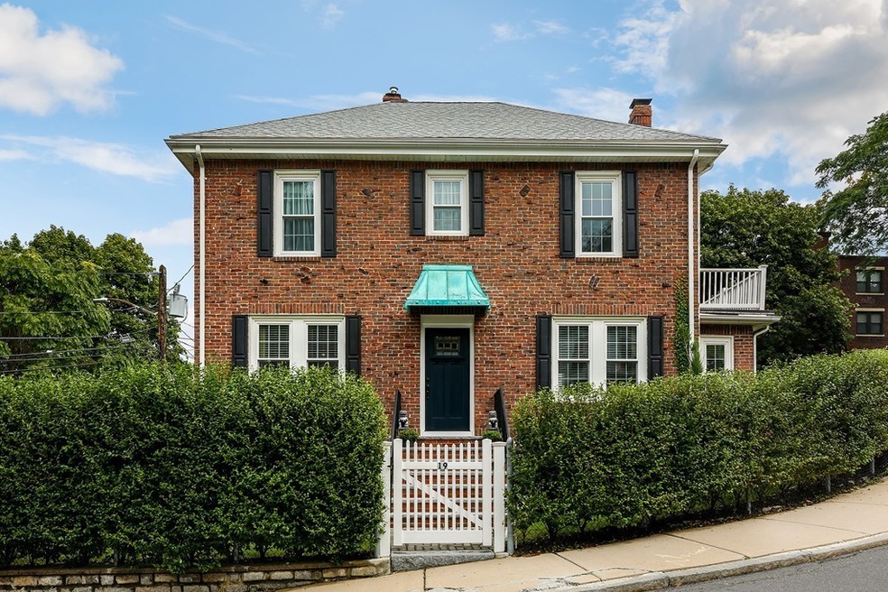 19 Hayes Rd, Roslindale, MA 02131 - photo 1