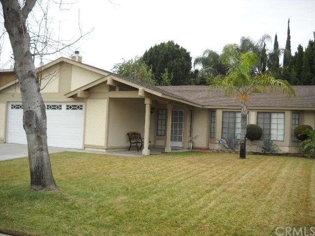 1 STORY HOME WITH ATTACHED 2 CAR GARAGE