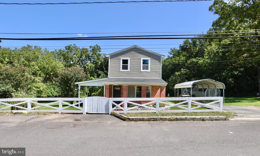 2102 Dupont Ave, Suitland, MD 20746 - photo 1