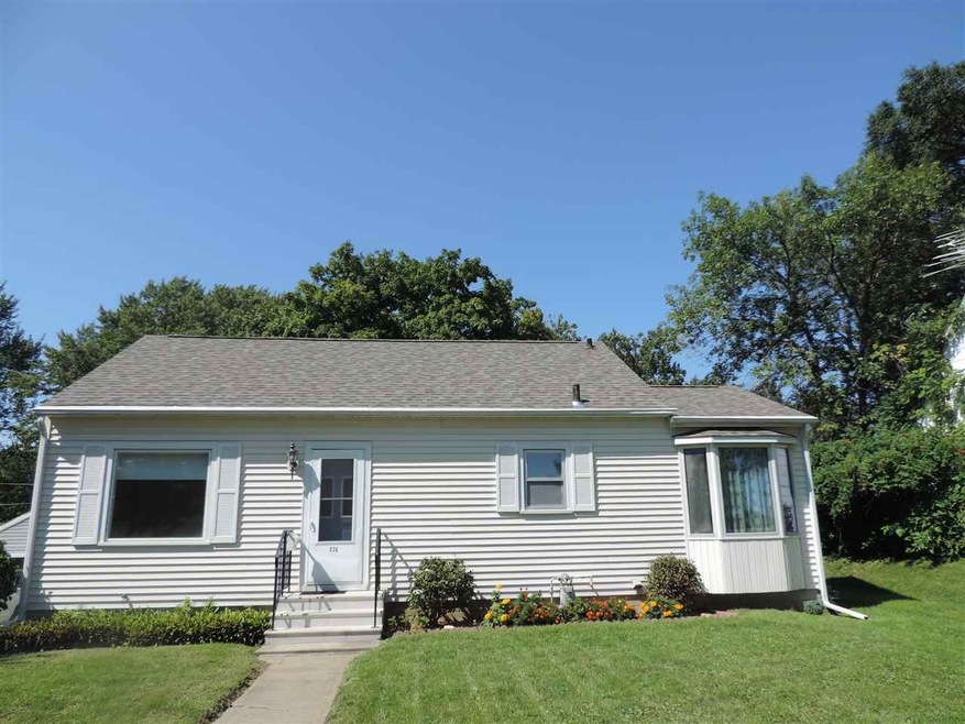 836 Maxwell St, Waterloo, IA 50701 - photo 1