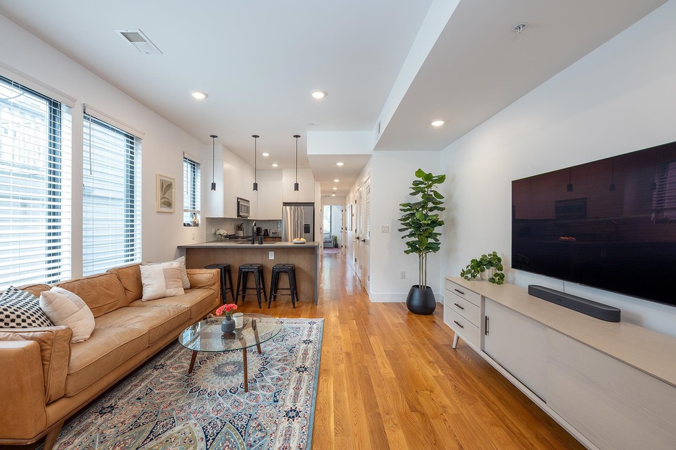 827 Pavonia Ave unit 3, Jersey City, NJ 07306 - photo 1