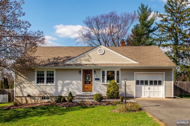 8 Wendt Ln, Wayne, NJ 07470 - photo 1