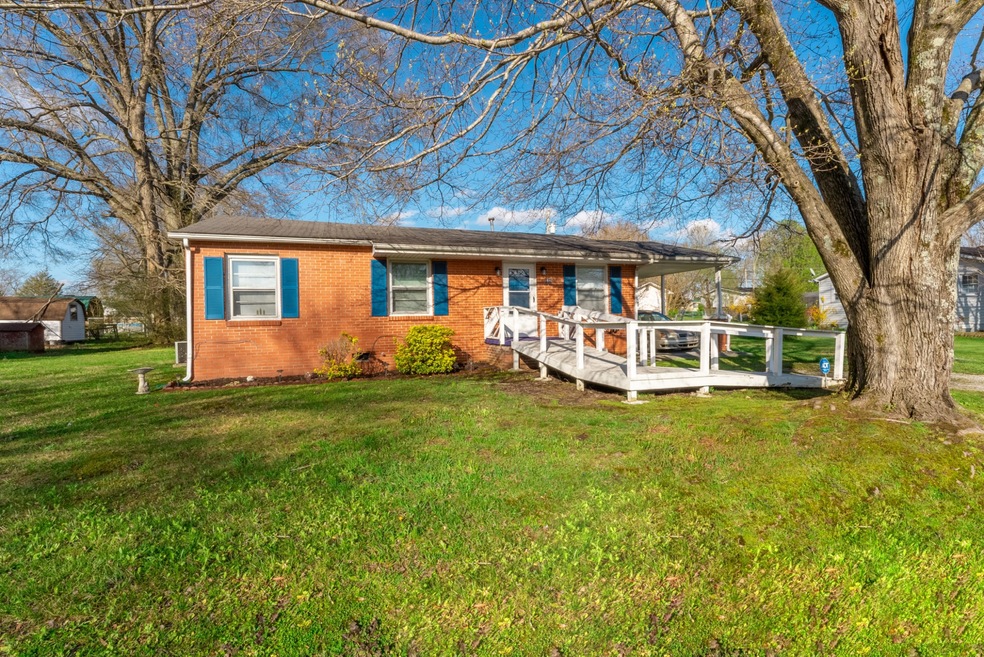 1516 Rogers Cir, Manchester, TN 37355 - photo 1