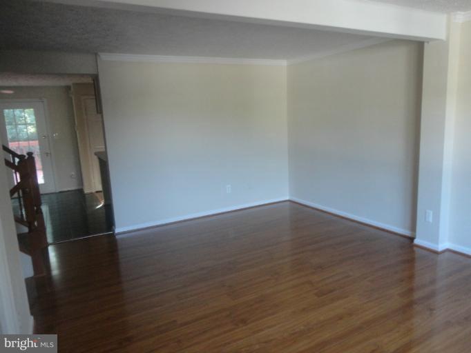 3660 Wharf Ln, Triangle, VA 22172 - photo 1