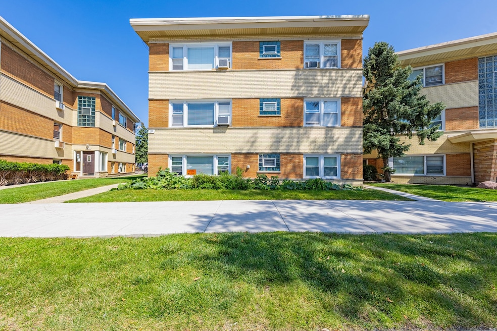 39 W Conti Pkwy unit 1S, Elmwood Park, IL 60707 - photo 1