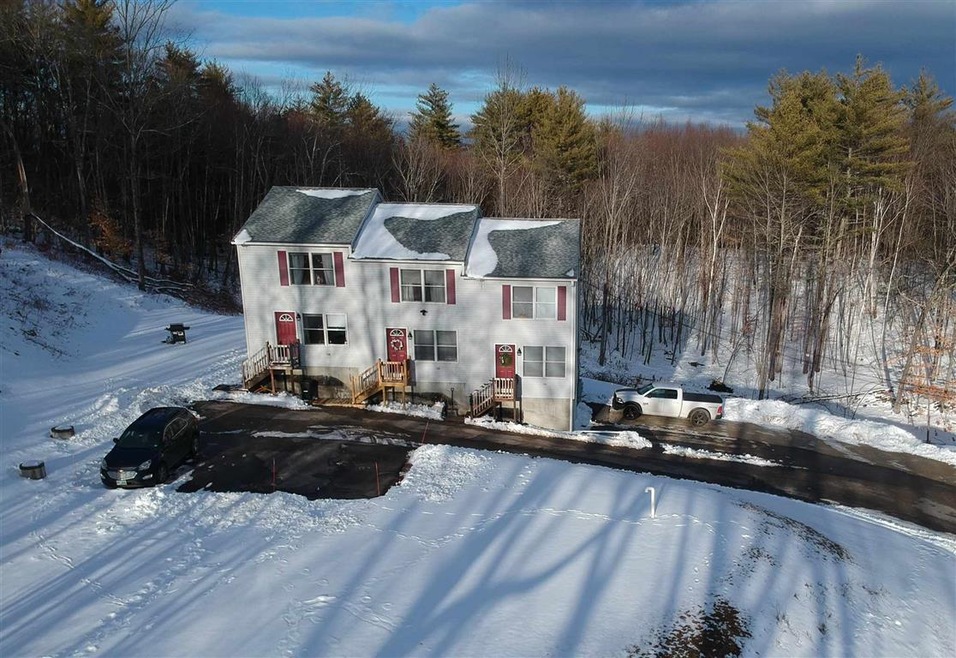 94 1st Crown Point Rd, Strafford, NH 03884 - photo 1