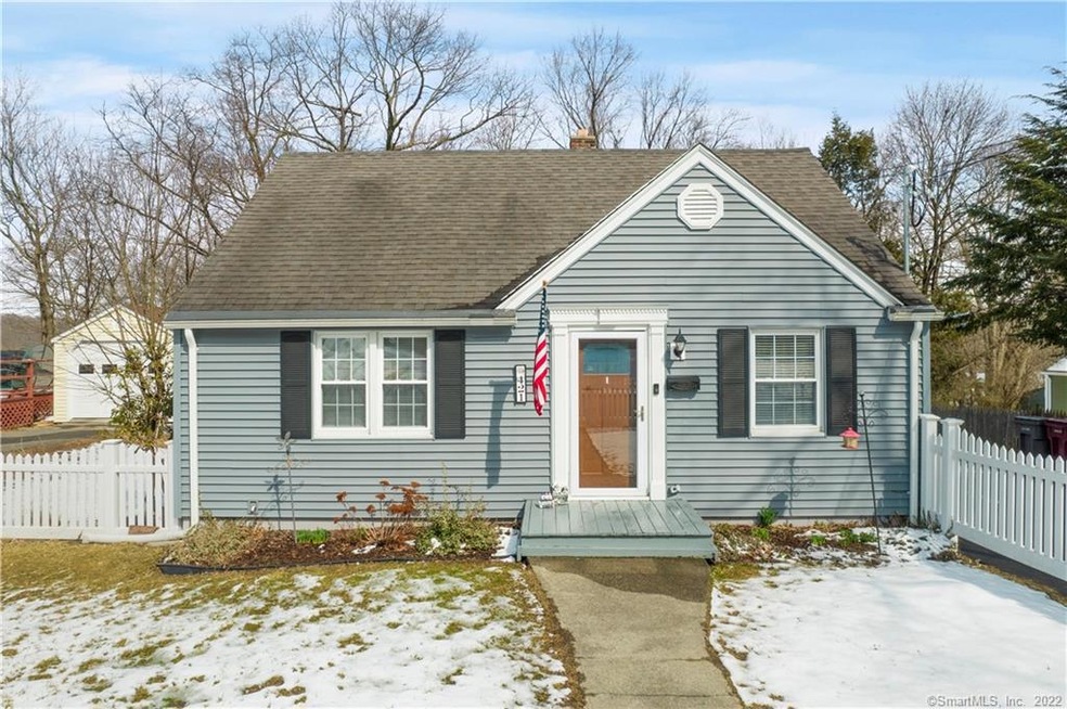 421 Quinn St, Naugatuck, CT 06770 - photo 1